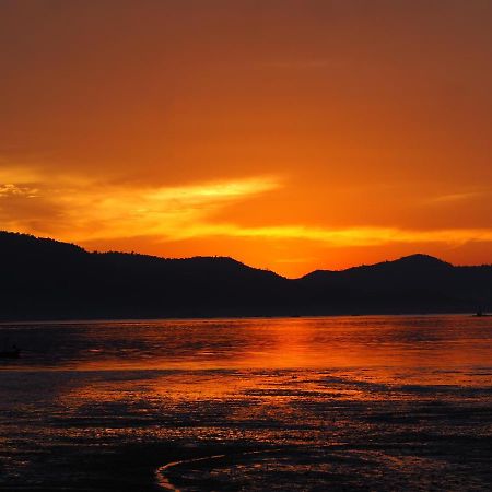 Modern Sunset Sea House Lam Sai Villa Ko Yao Noi Bagian luar foto