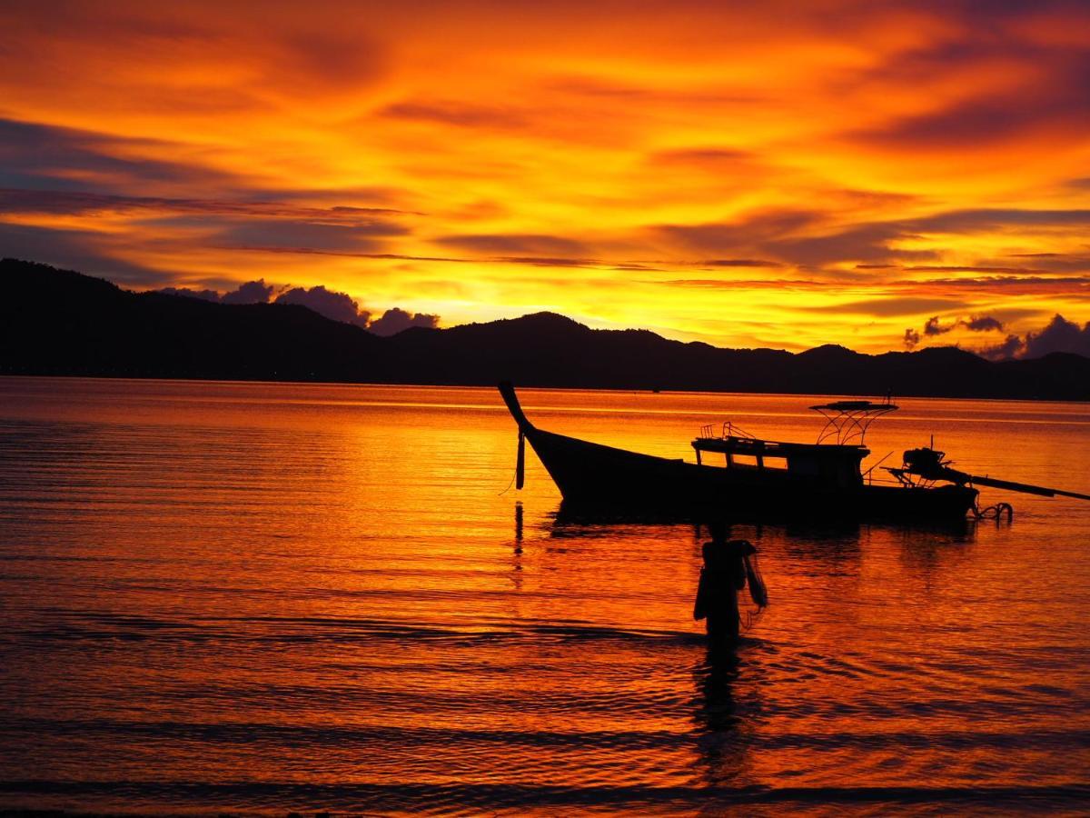 Modern Sunset Sea House Lam Sai Villa Ko Yao Noi Bagian luar foto